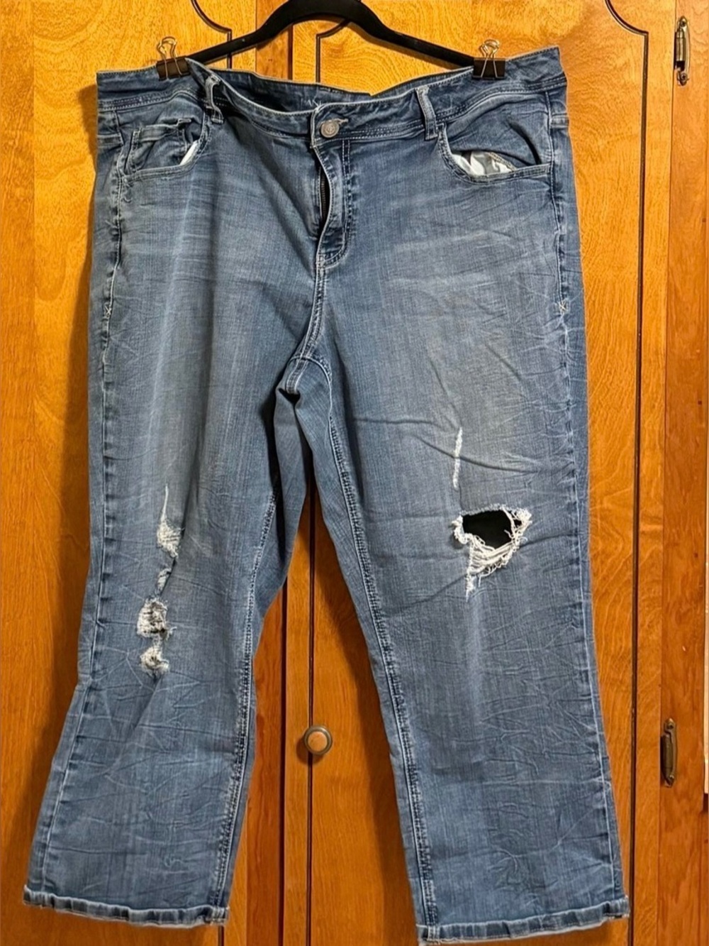Lane Bryant Blue Distressed Women’s Jean Capris